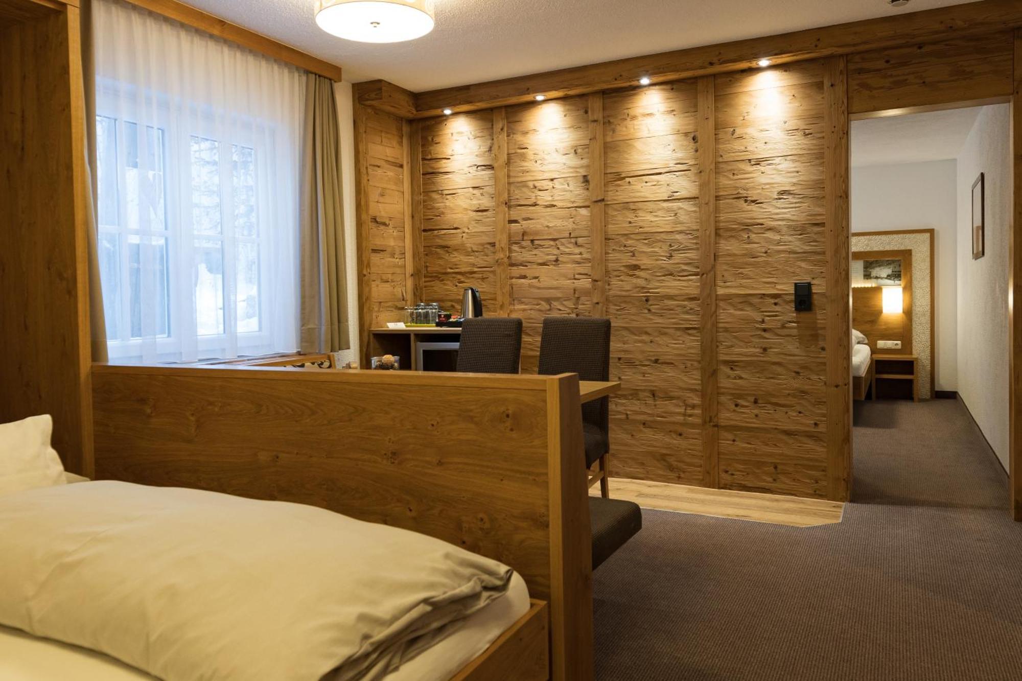 Arlen Inkl Premium Karte Im Sommer Hotel