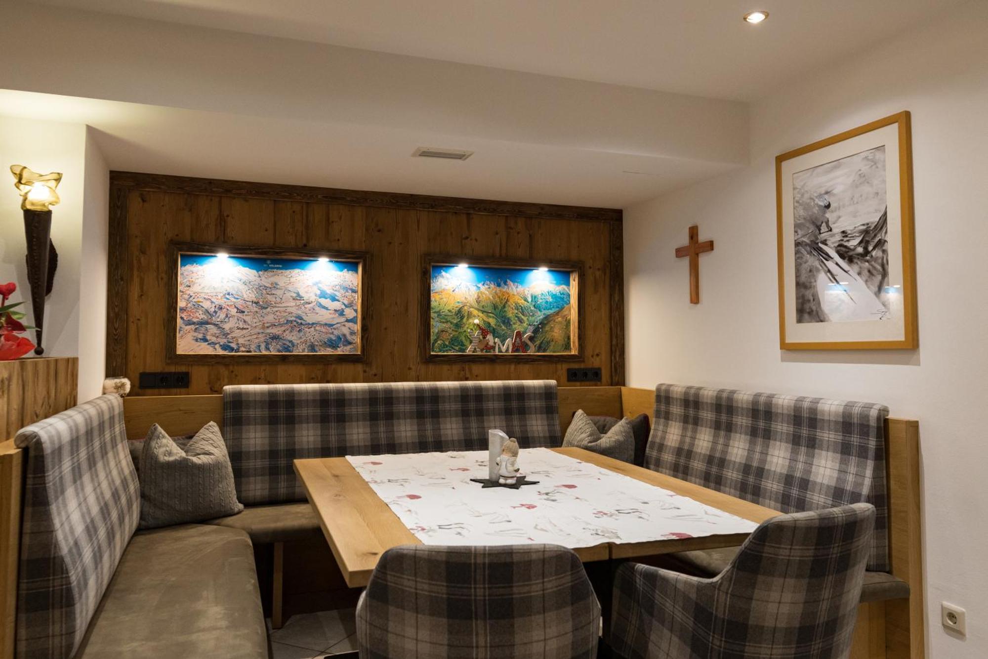 Hotel Arlen Inkl Premium Karte Im Sommer 4*